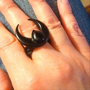Killstar black moon ring size 9 never work except here